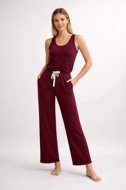 Bordeaux jumpsuit med snøre i taljen og brede ben