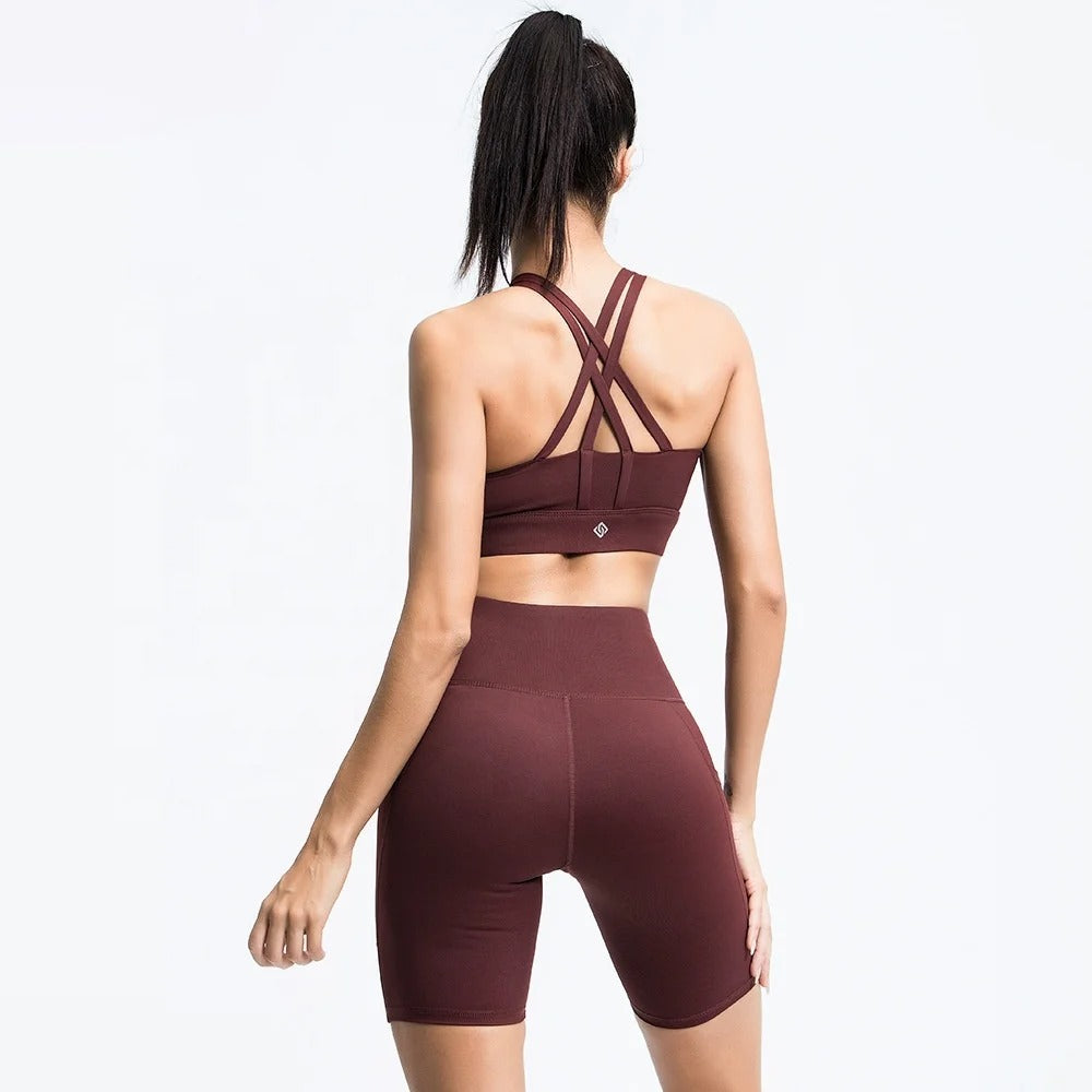 Bordeaux træningssæt med sports-bh og cykelshorts