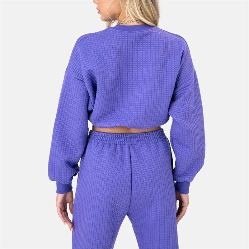 Lilla sæt med cropped sweatshirt og joggers