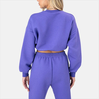 Lilla sæt med cropped sweatshirt og joggers